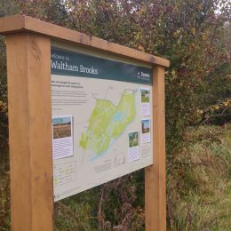 Bowman™ B entrance sign
