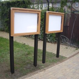 Freestanding recycled plastic notice board