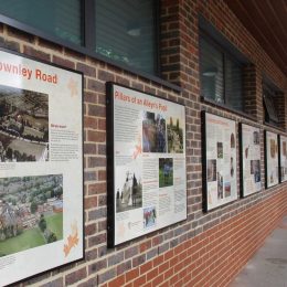 Wallmounting interpretation panel