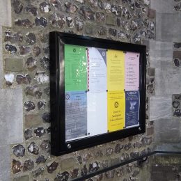Wallmounting notice board - stainless steel
