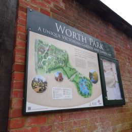 Wallmouting combination park display