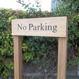 Woodsman™ vehicle warning sign