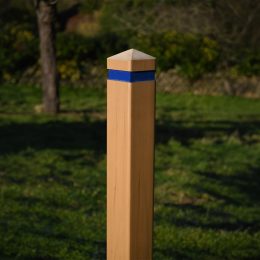 Waymarking post recycled plastic