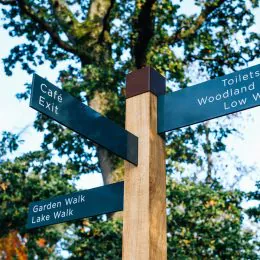 Grenadier™ fingerpost