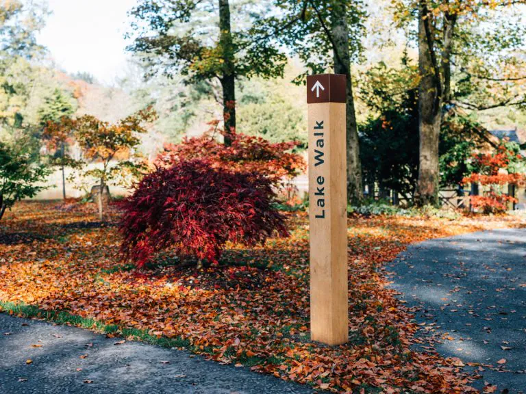 Grenadier™ waymarking post
